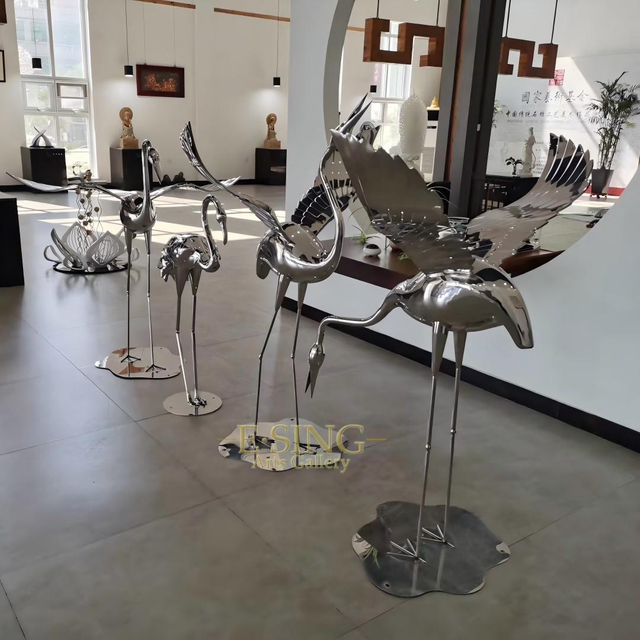 Large Size Famous Stainless Steel Metal Modern Sculpture Luxury Statue with Factory Price